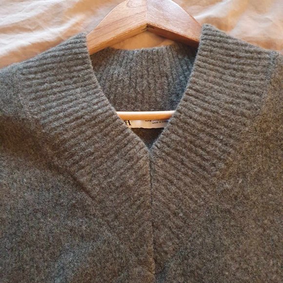 ZARA Wool Blend V-Neck Sweater - S - Taupe Grey - Picture 3 of 6